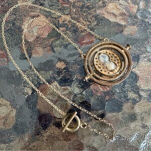 Harry Potter Time Turner Necklace Rotating Hourglass Pendant Gold Tone Hermione